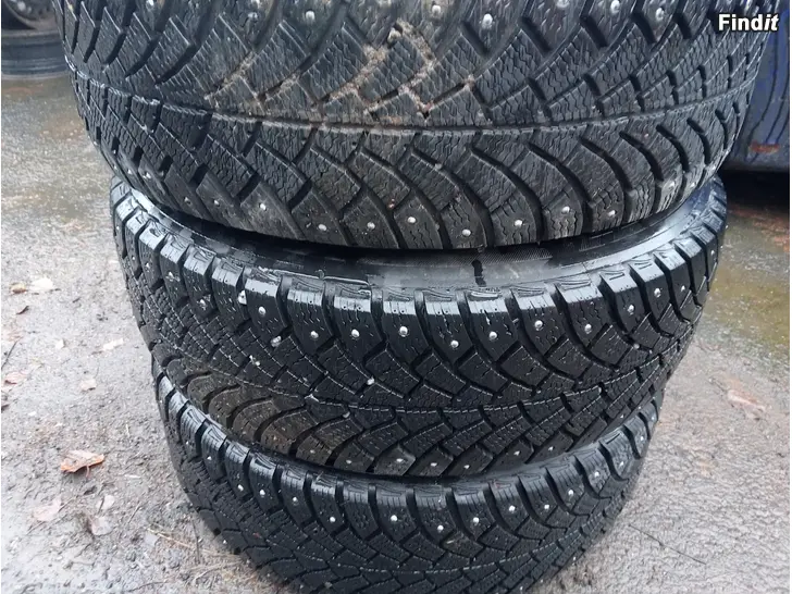 Myydään Nastarenkaat 195/65R15 vanteet 5-100 VAG