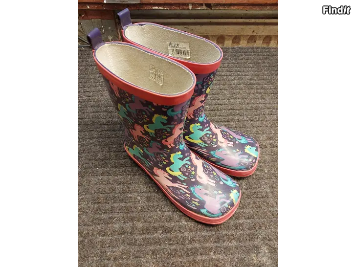 Säljes Ciraf gummistövlar storlek 34