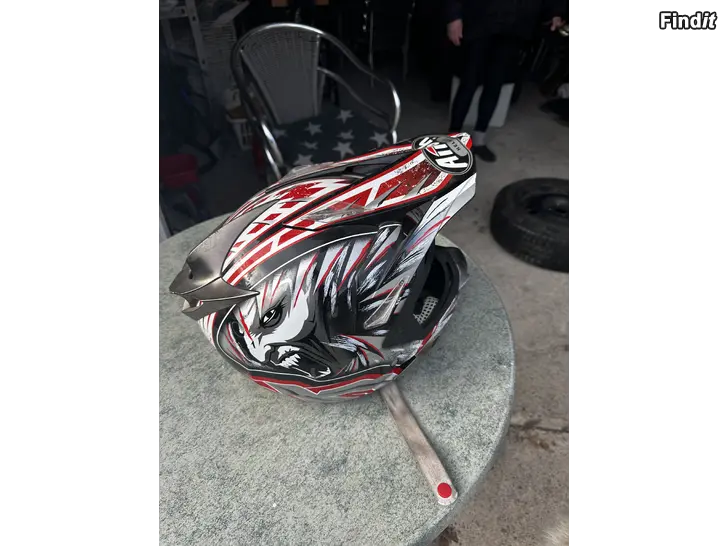 Säljes Airoh hjälm