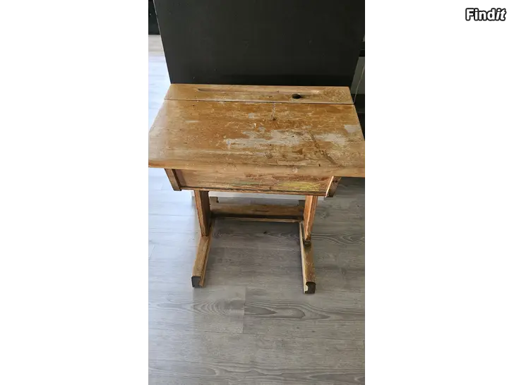Säljes Säljes gammal pulpet