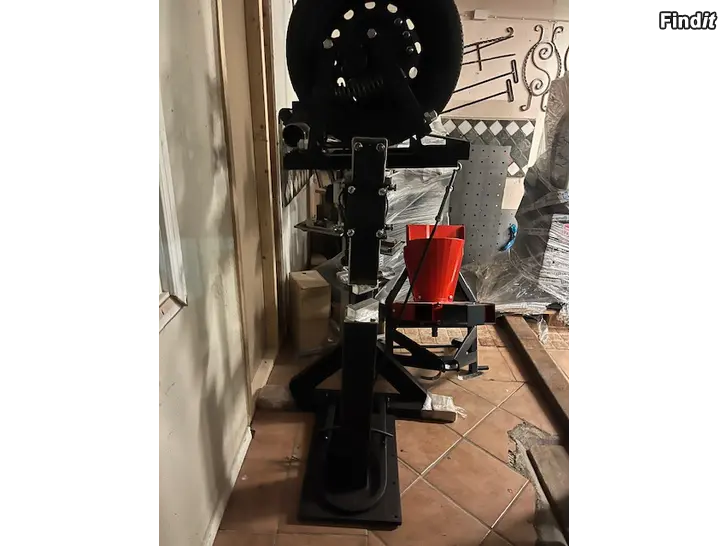 Säljes Smidesverktyg // sepäntyökaluja