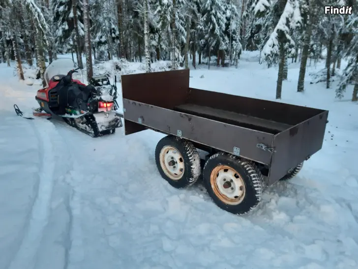 Säljes Släpvagn för snöskoter/mönkijä/traktor