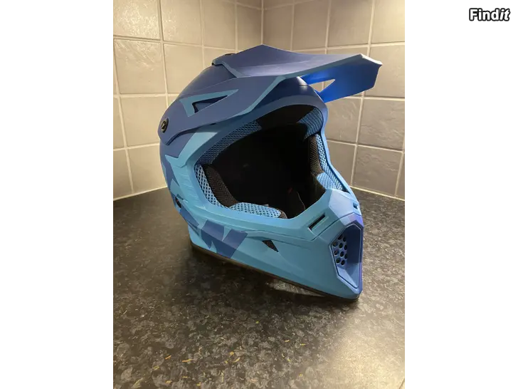 Myydään Motocross hjälm Raven Airborne Split