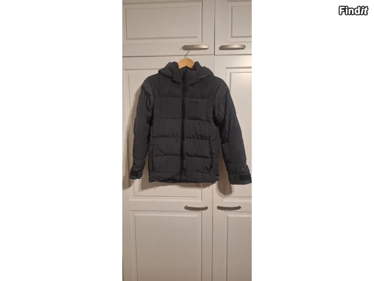 Säljes Everest vinterjacka 152