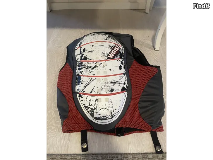 Myydään Selkäpanssari