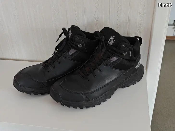 Säljes Vinterskor 43