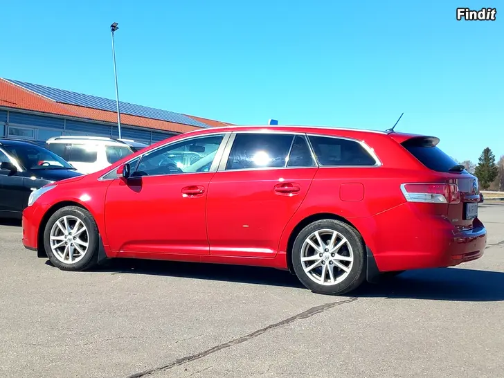 Myydään Toyota Avensis 2.0 D-4D Sol Edition Farm