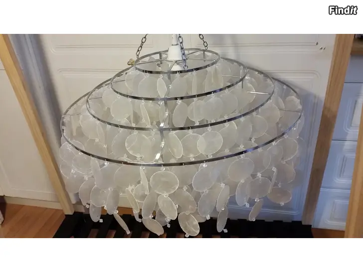 Myydään Sessak Bukya 56 riippuvalaisin -hinta 40e