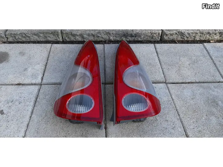 Myydään Toyota yaris verso Takavalot