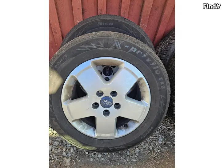 Myydään Ford alut kesärenkain 195/65-15