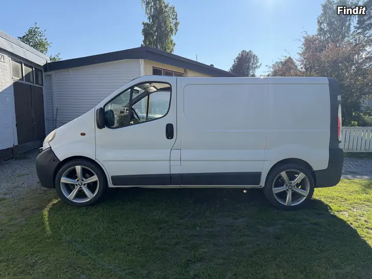 Myydään Opel Vivaro