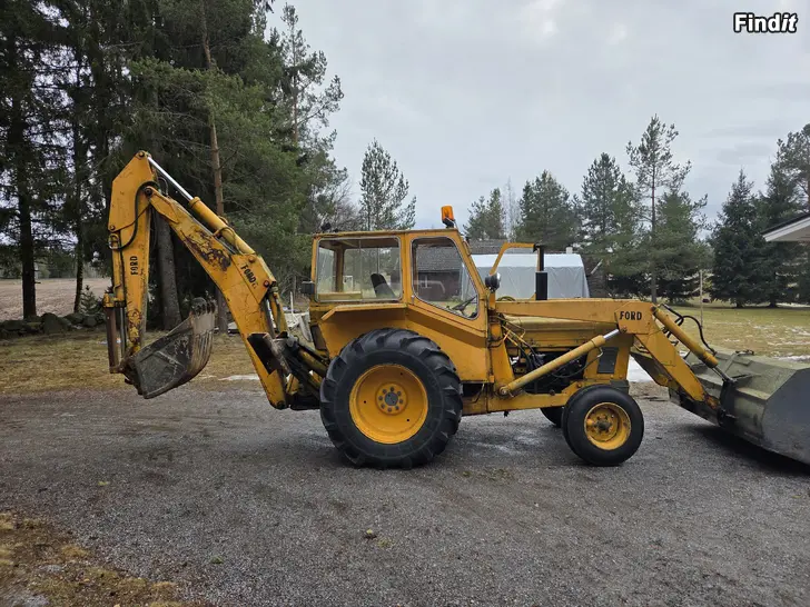 Säljes Ford traktorgrävare