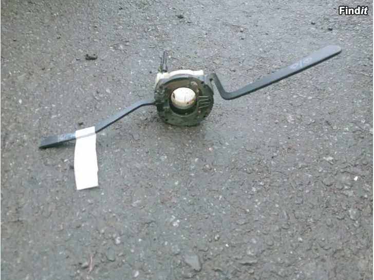 Myydään VW Kupla 1303 1973 monitoimivivut 113953503AK