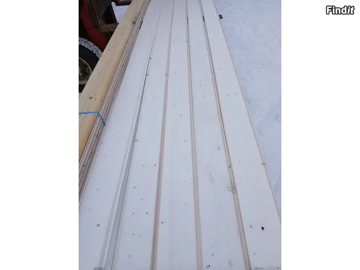 Säljes Valkolakattu hirsipaneeli 20x145x5100 6,9m² talouslaatu
