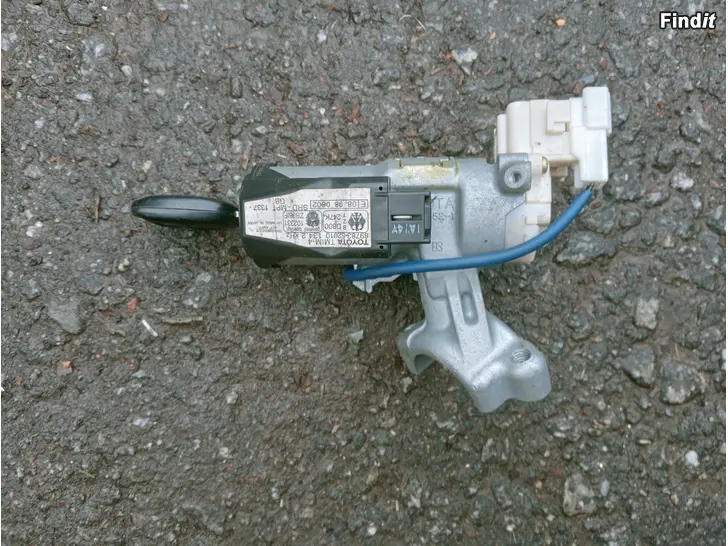 Säljes Toyota Yaris 2002 virtalukko 45020-52-1