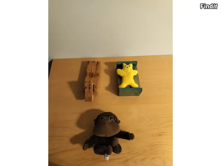 Myydään Puu koira kissa pikku kuu