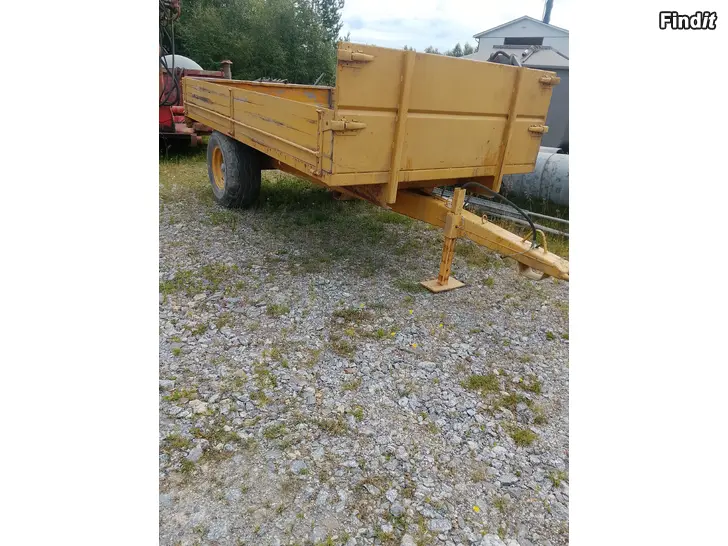 Säljes Traktor kippvagn
