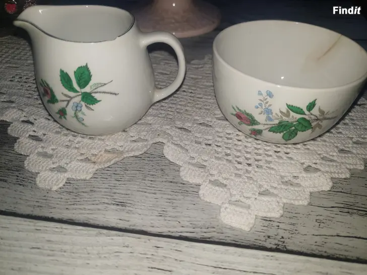 Myydään Vintage Arabia SOMA kermakko ja sokerikko