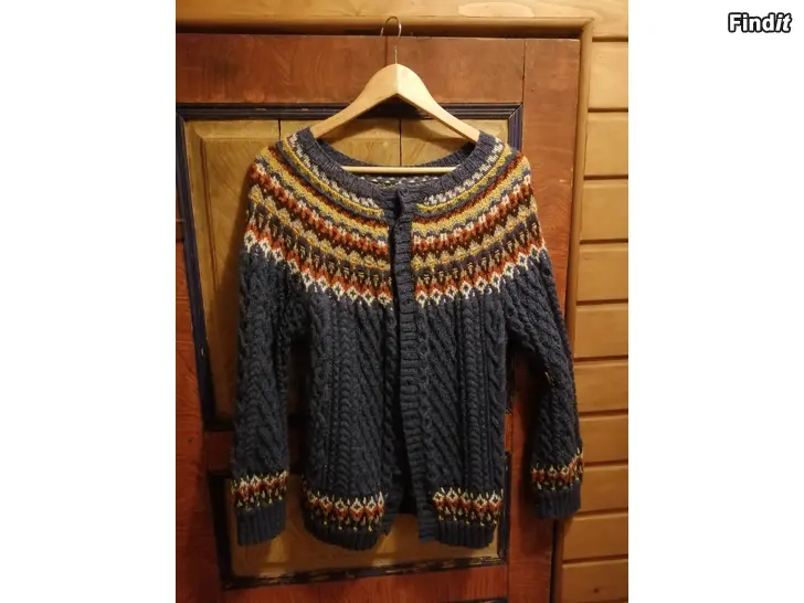 Säljes Stickad tröja