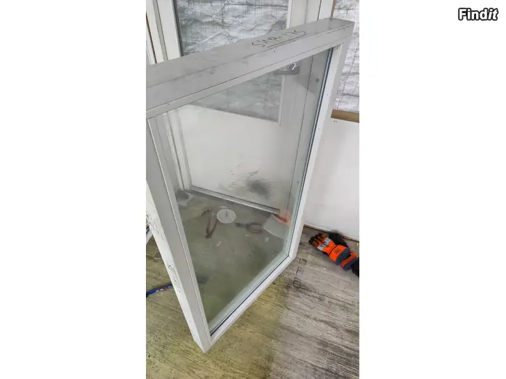 Myydään Kiinteä ikkuna