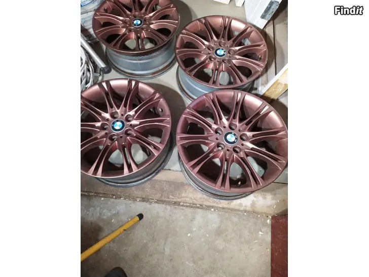 Myydään BMW style 135 18 vanteet