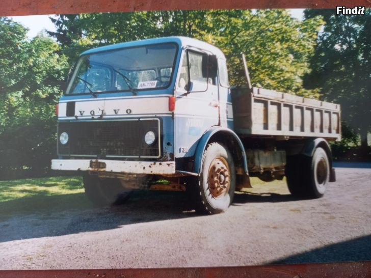 Säljes VOLVO F 86 4×2 vm. kippi + lava