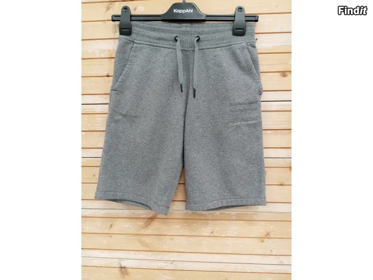 Myydään Peak Performance shortsit 150cm