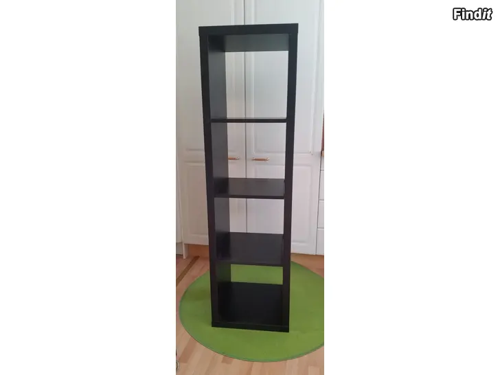 Myydään Ikea KALLAX hyllykkö mustanruskea -hinta 20e