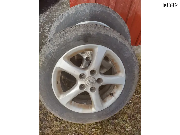 Säljes Sommardäck på aluminiumfälg Nissan
