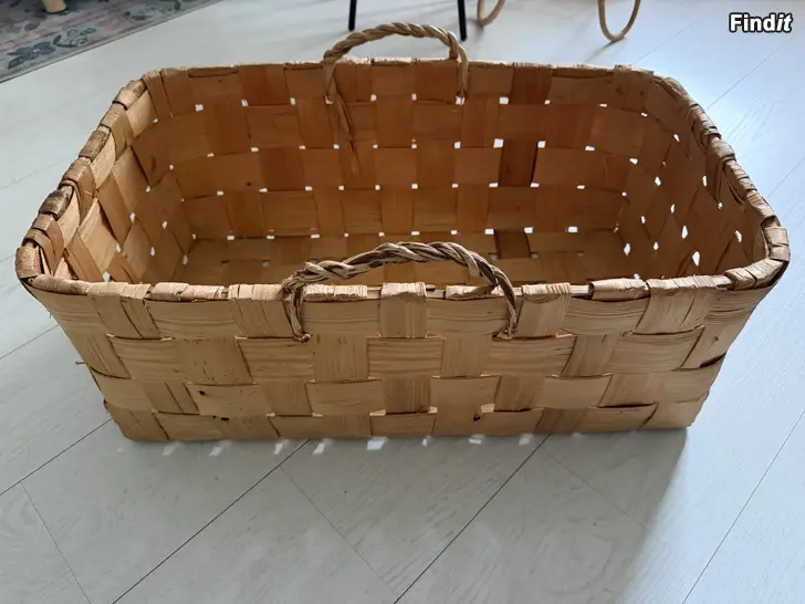 Myydään Korg
