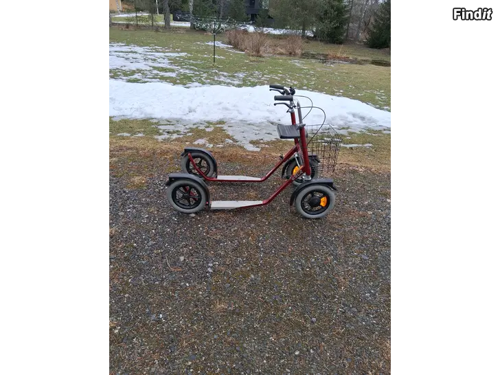 Säljes Sparkcykel ESLA 3300 Lång