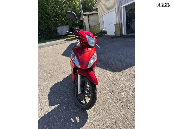 Myydään Honda Vision 50 moposkootteri