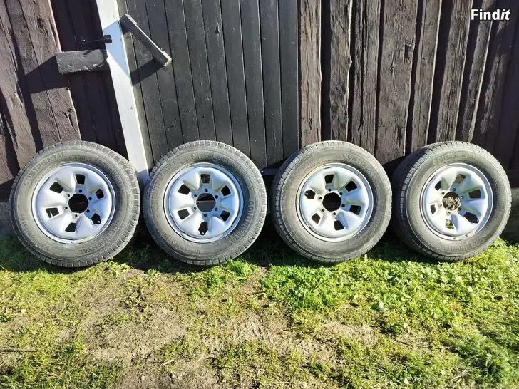 Säljes Toyota Hilux/Hiace fälgar