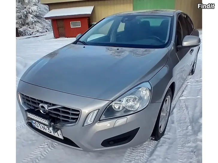 Säljes Volvo S60 diesel automaatti, katsastettu 2/2026