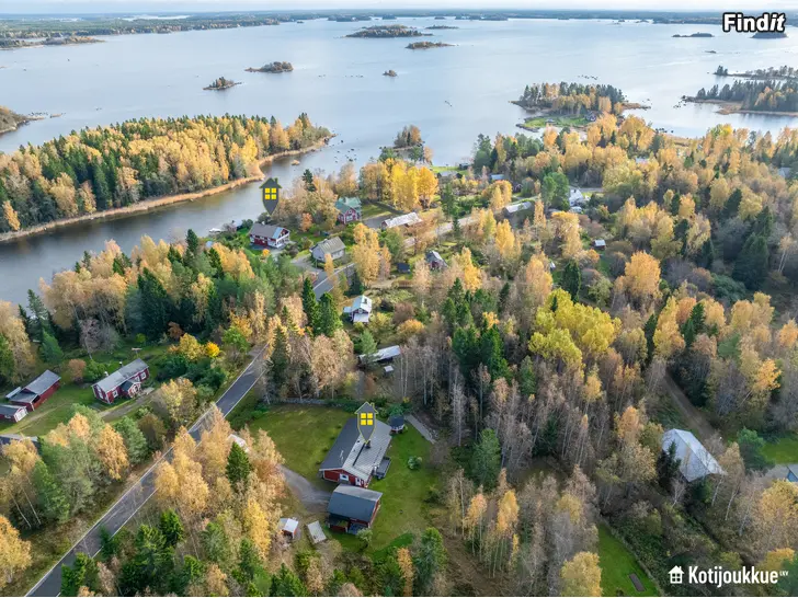 Säljes VISNING Sö 26.10 kl 14-1430  5R+K i Köklot