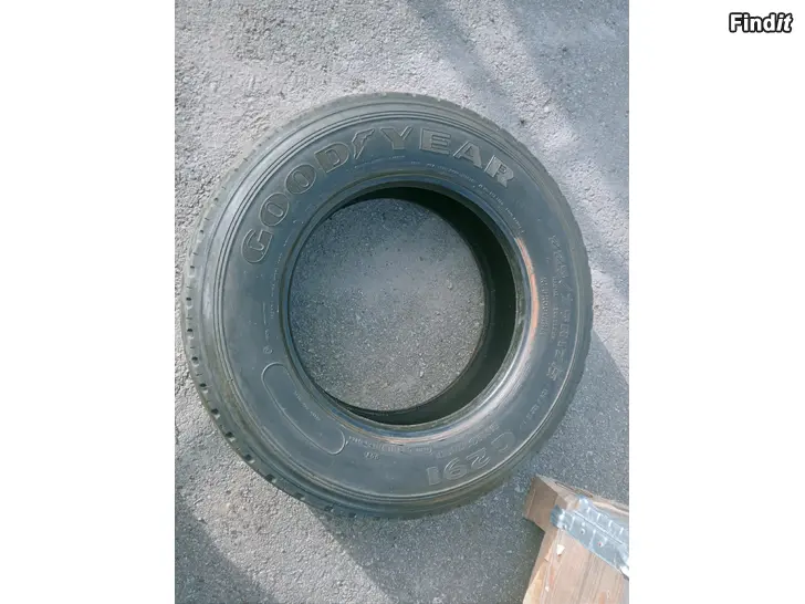 Myydään Goodyear 225/75R17,5 129/127M