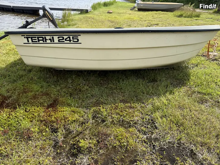 Säljes Terhi 245 jolle med elmotor säljes