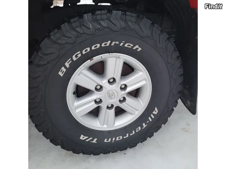 Säljes Hilux fälgar och däck