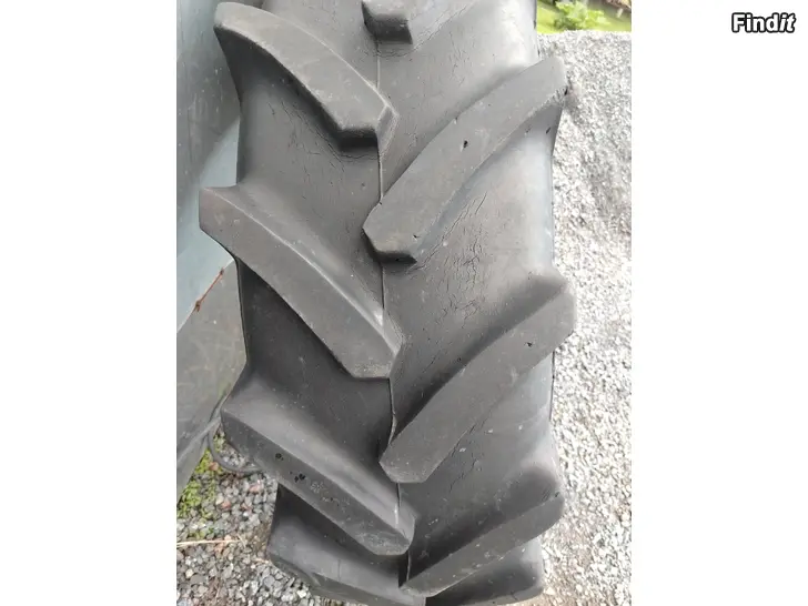 Myydään 340/85x28 traktorin rengas