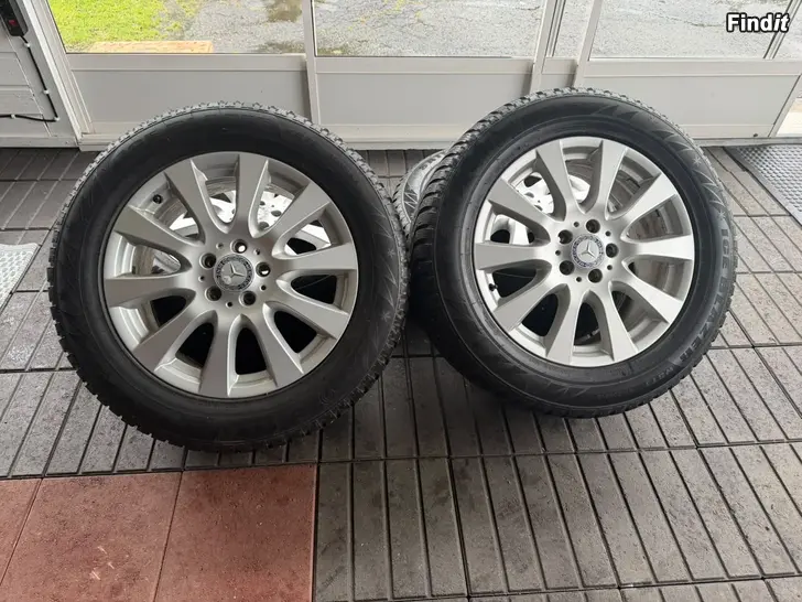 Säljes 255/55R18 Mercedes SUV