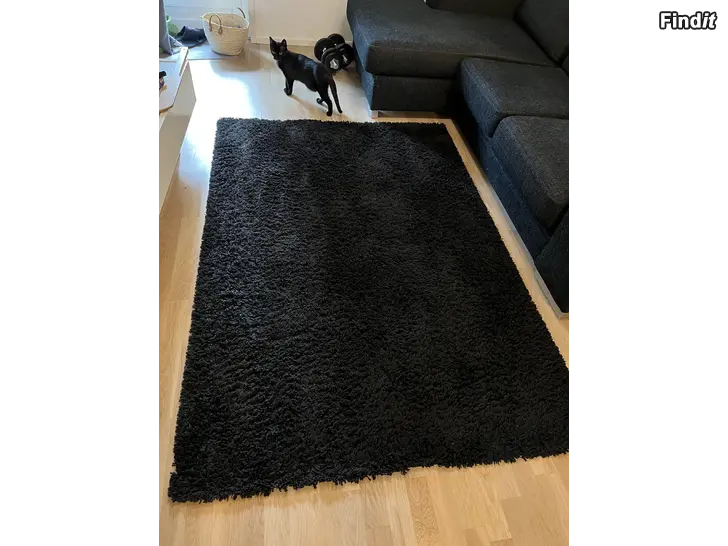 Säljes Svart matta