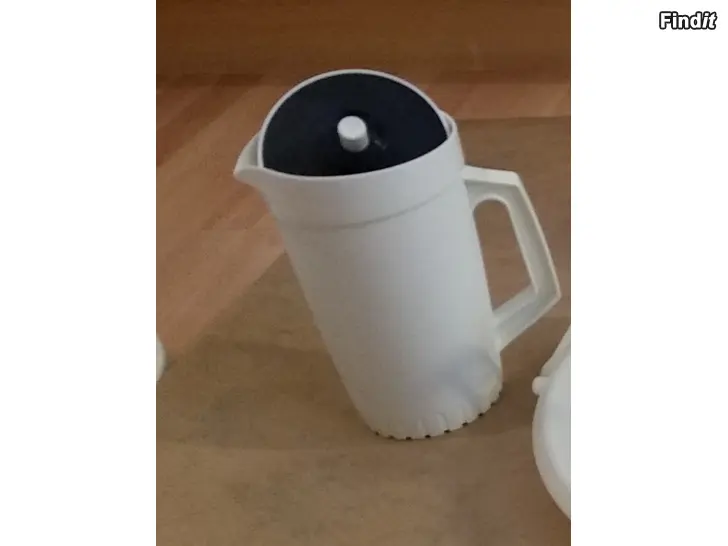 Myydään Tupperware yleiskannu -hinta 10e