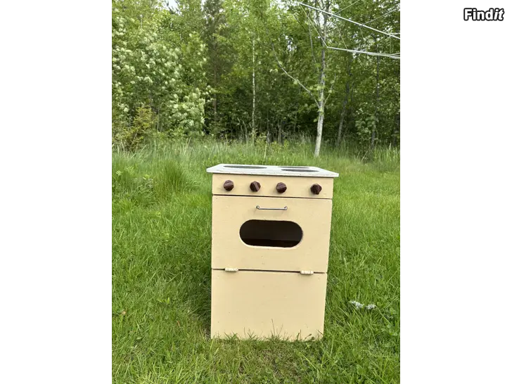 Säljes trä spis och ugn