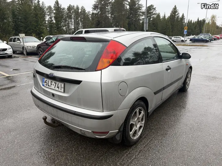 Säljes Ford Focus 2002 automaatti. Leimaa 10.11.2026, 302tkm, kahdet renkaat. Toimii hyvin, ruostetta löyty