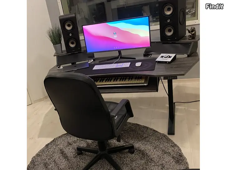 Säljes Studiobord för musik, höj- och sänkbart