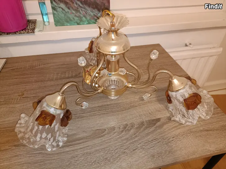 Myydään Kaunis valaisin  foton light company