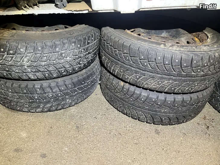 Säljes Citroen Peugeot 14 tums plåtfälgar och vinterdäck 4x108 4-108 4/108 175/65 R14