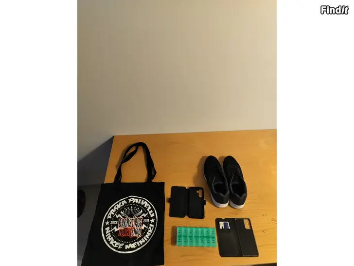 Myydään Kangaskassi kengät