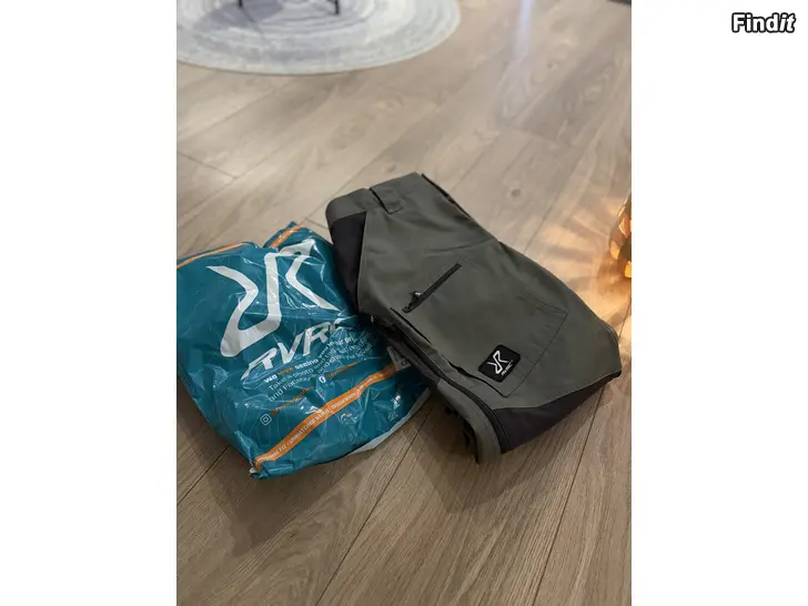 Säljes Uudet revolution race housut