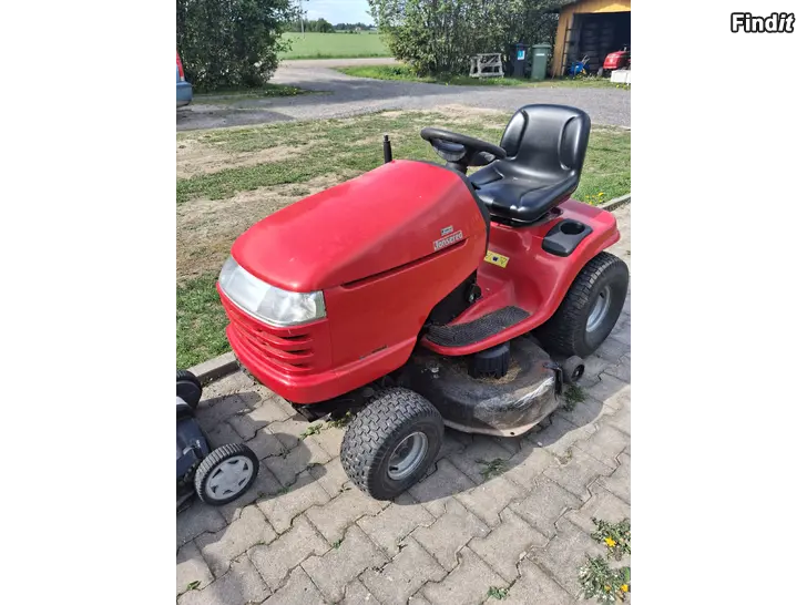 Myydään Jonsered ajettava ruohonleikkuri  17hp rikki